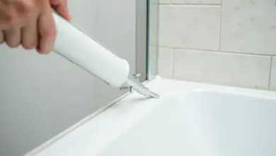 jak silikonovat sprchový kout správně - Návod na správné silikonování sprchového koutu krok za krokem