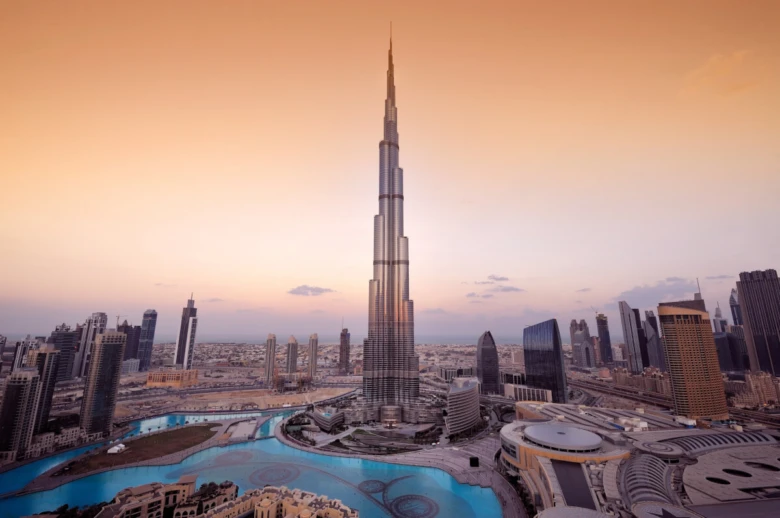 Burj Khalif v Dubaji, nejvyšší budova na světě.