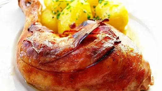 Pečené kuře ala bažant s bramborami