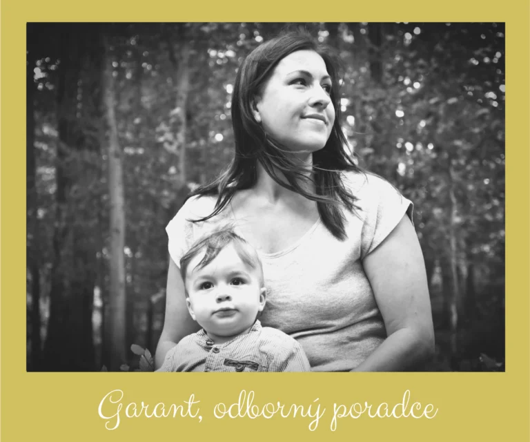 Matka s dítětem v přírodě, symbol péče o děti.